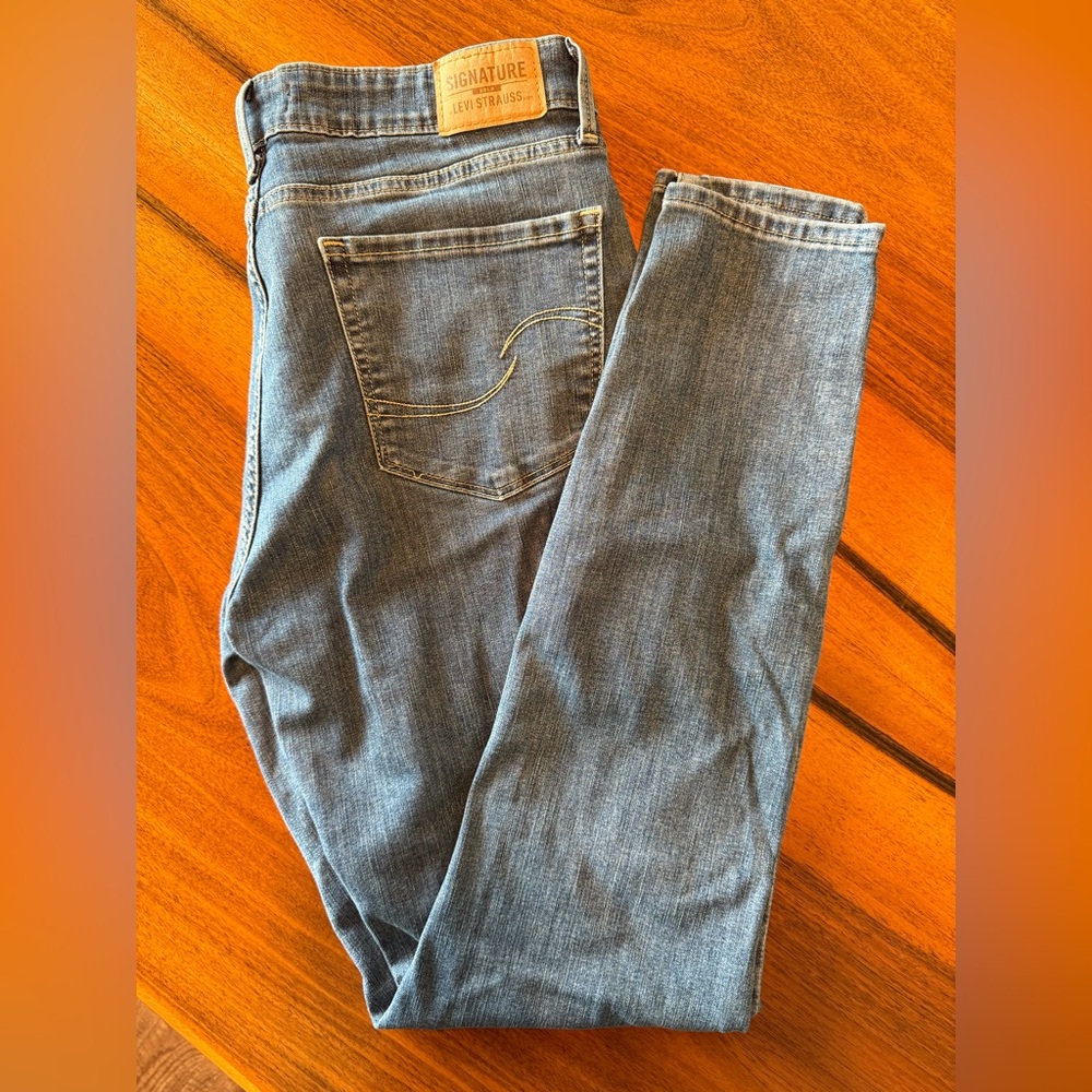 Levi’s Signature women’s Totally Shaping Skinny Jeans size 10L